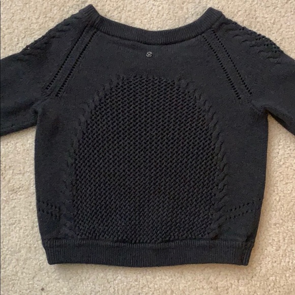 🍋 Lululemon Be Present Pullover - Picture 2 of 3